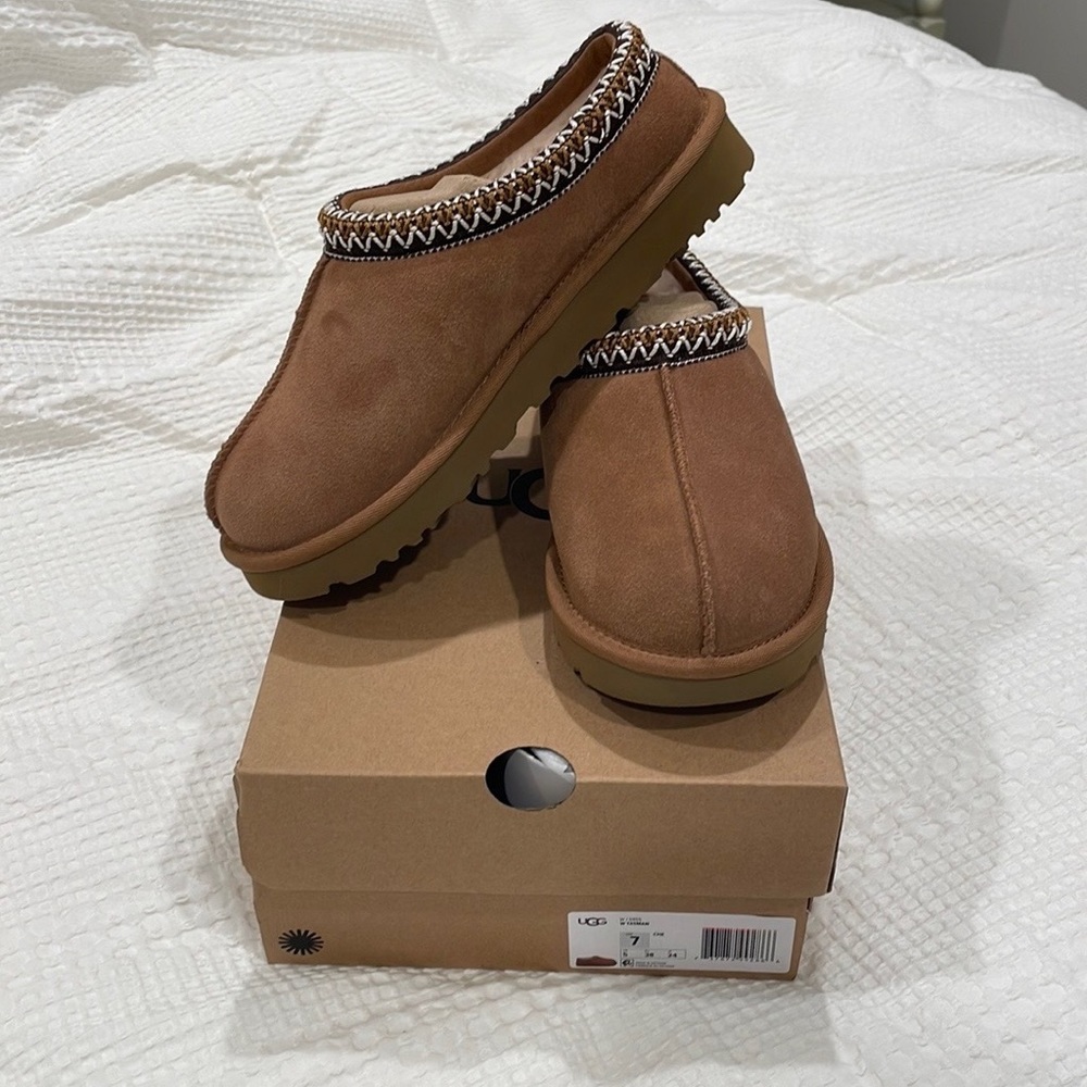 Ugg Slippers size 7